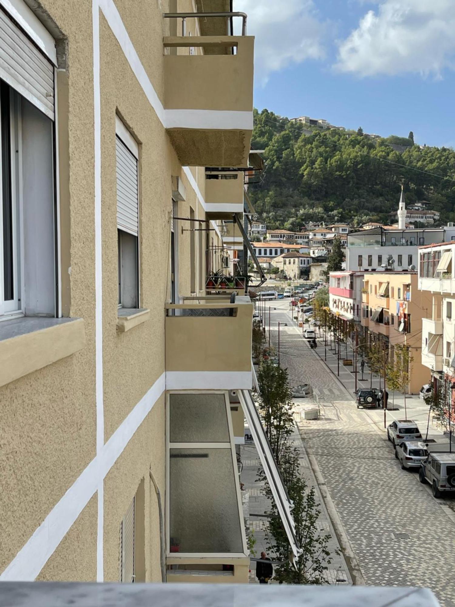 Beratinus Apartment In Berat Center Bagian luar foto