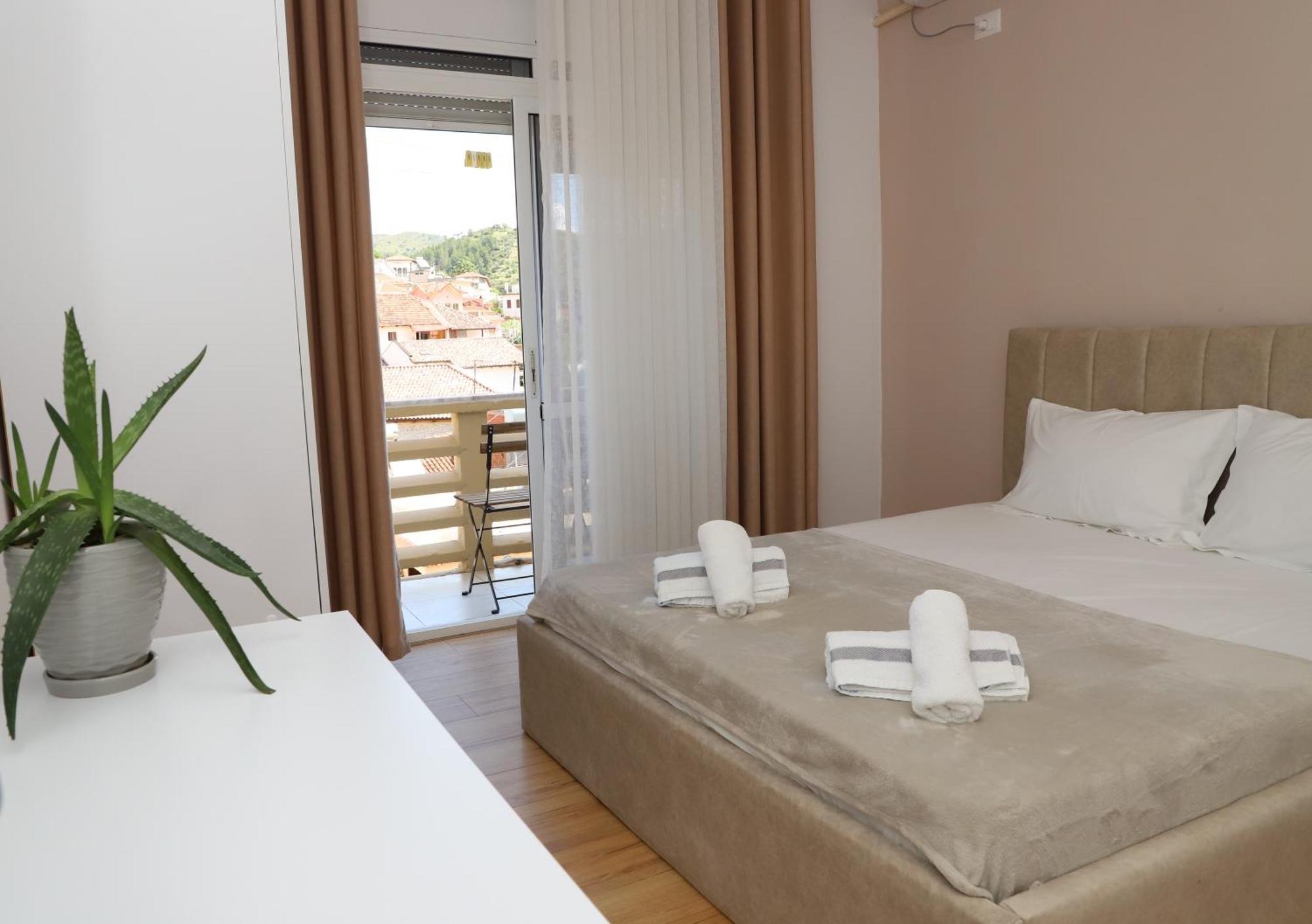 Beratinus Apartment In Berat Center Bagian luar foto
