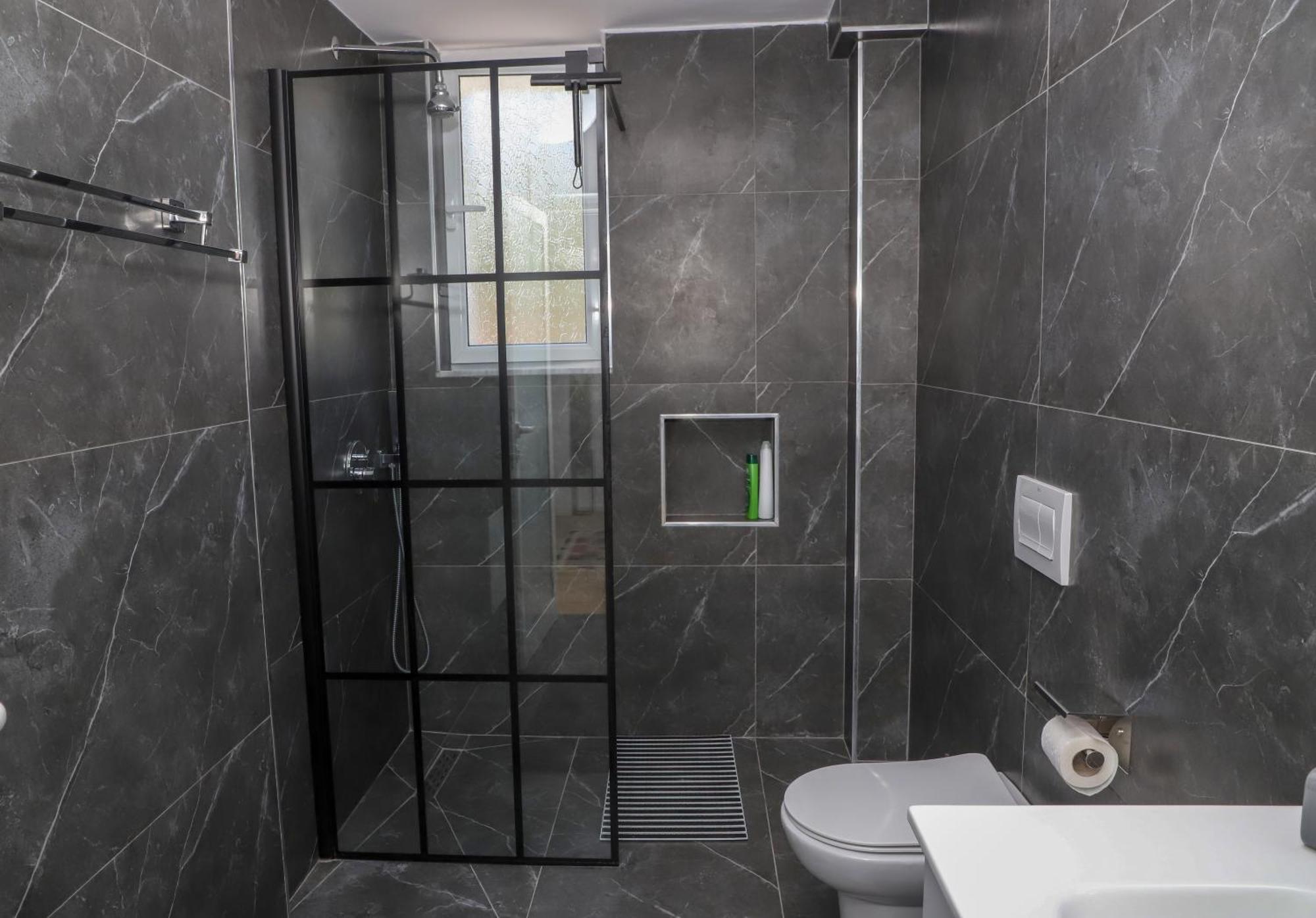 Beratinus Apartment In Berat Center Bagian luar foto
